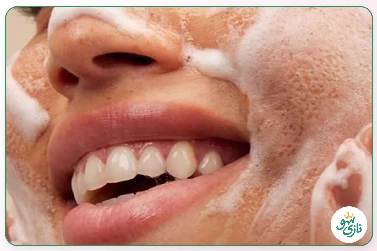 استفاده از فوم شستشوی صورت و ژل شستشوی صورت